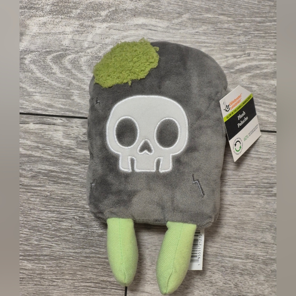 Way To Celebrate Mini Gray & Green Skull/Tombstone Plush With Glow In  The Dark